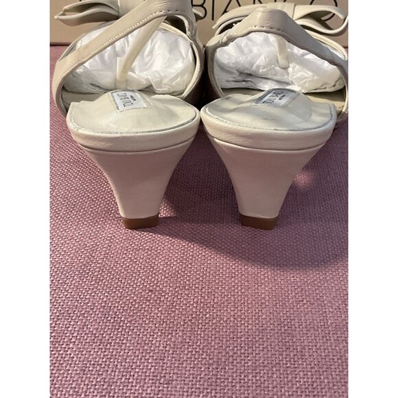 Tony Bianco Divine Low Heel in Dove 9 with Box Womens Kitten Slingbacks - Picture 8 of 15